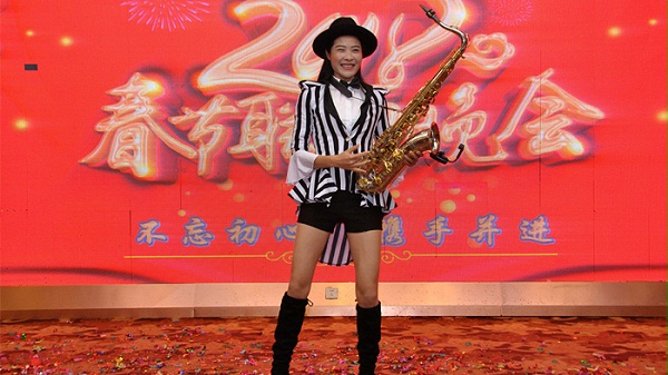 美女与萨克斯 美女与萨克斯