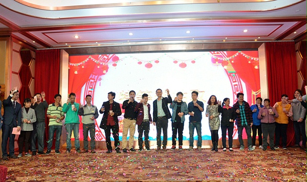 特等奖和现金奖得主合影 特等奖和现金奖得主合影