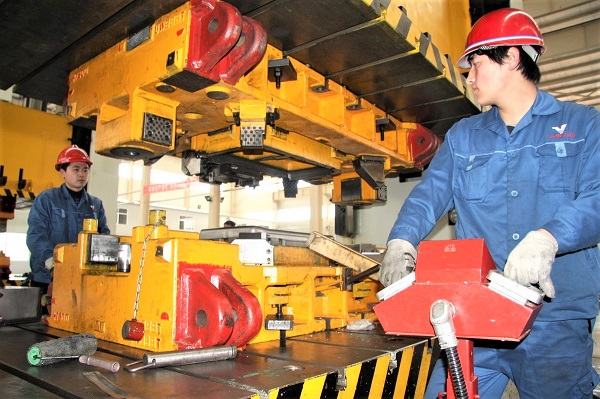 精密五金冲压厂图片 精密五金冲压厂图片