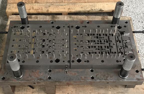 松岗五金冲压件加工厂-冲压模具结构图 松岗五金冲压件加工厂-冲压模具结构图