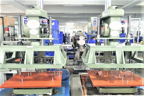 五金冲压加工工厂-诚瑞丰 五金冲压加工工厂-诚瑞丰